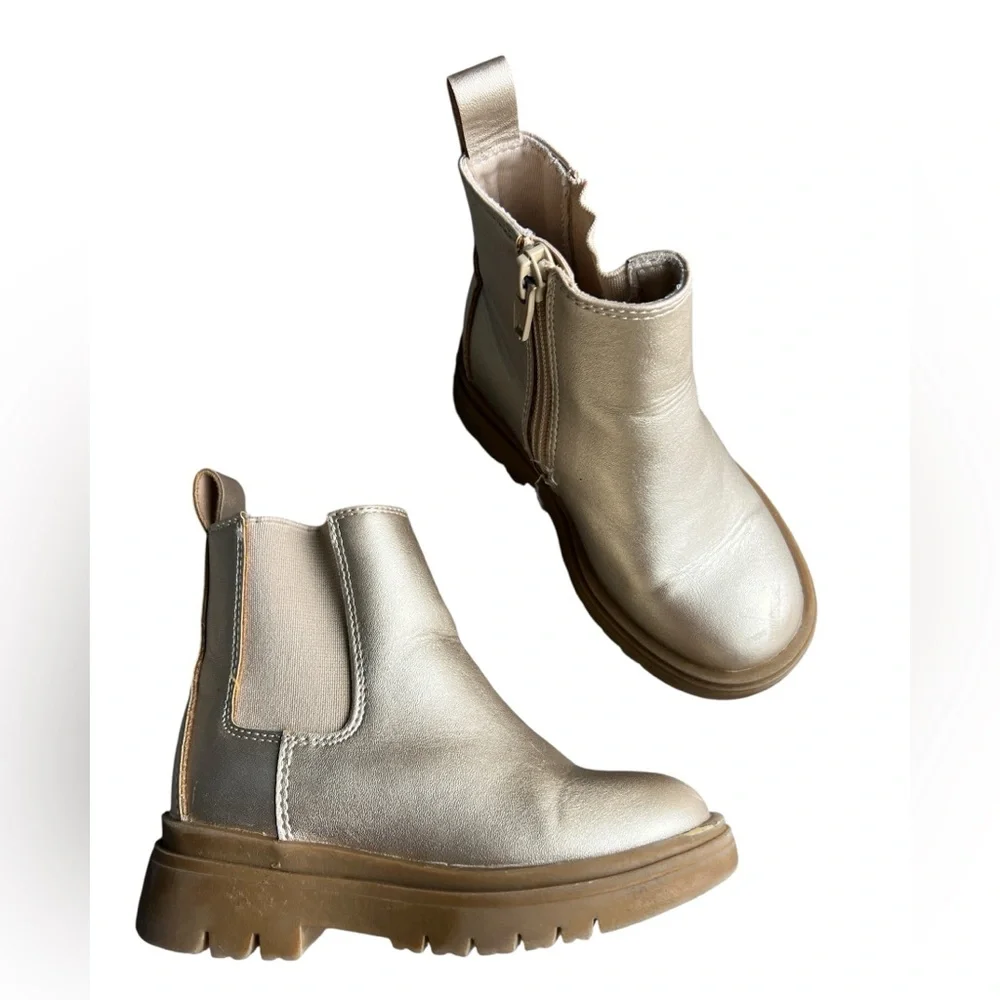 Metallic Gold Girls Chelsea Boots Size 7‎